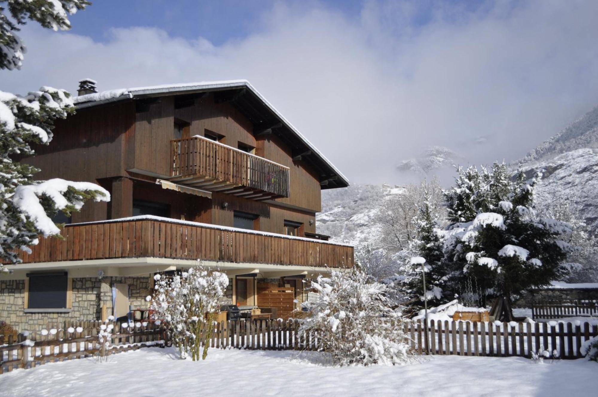 Chalet La Cachette Cyclists & Skiers Le Bourg-dʼOisans Екстериор снимка