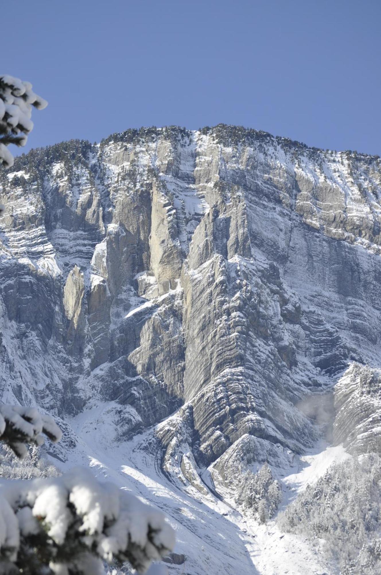 Chalet La Cachette Cyclists & Skiers Le Bourg-dʼOisans Екстериор снимка